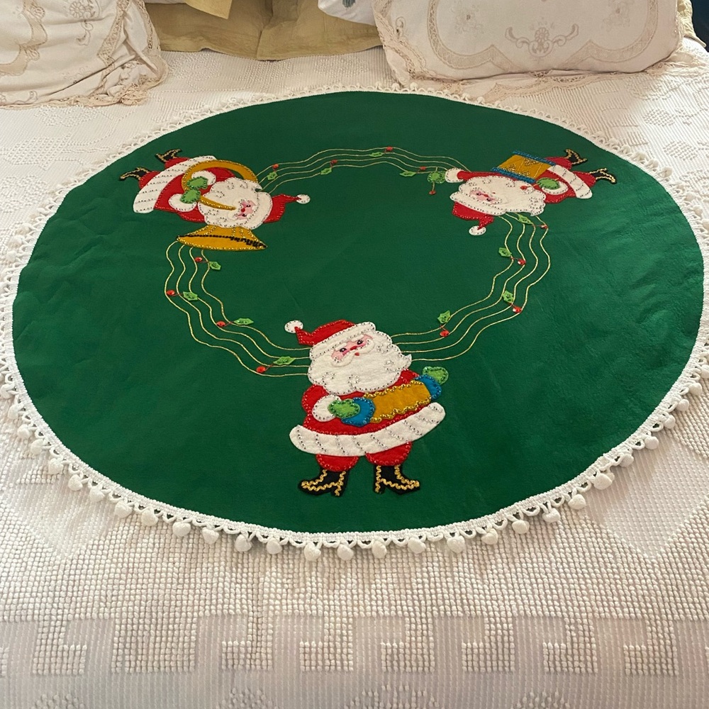 Vintage Bucilla Tree Skirt Christmas Tree Skirt Handmade - Picture 13 of 16